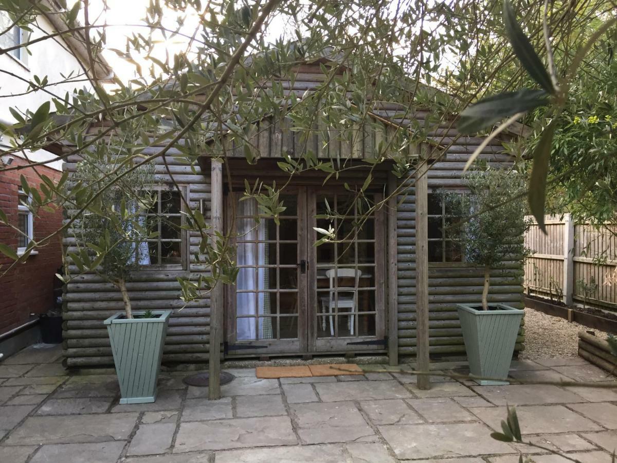 Stapehill Lodge B&B Hampreston エクステリア 写真