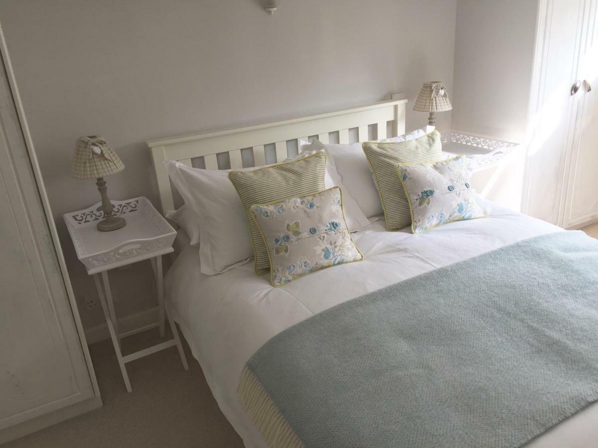 Stapehill Lodge B&B Hampreston エクステリア 写真