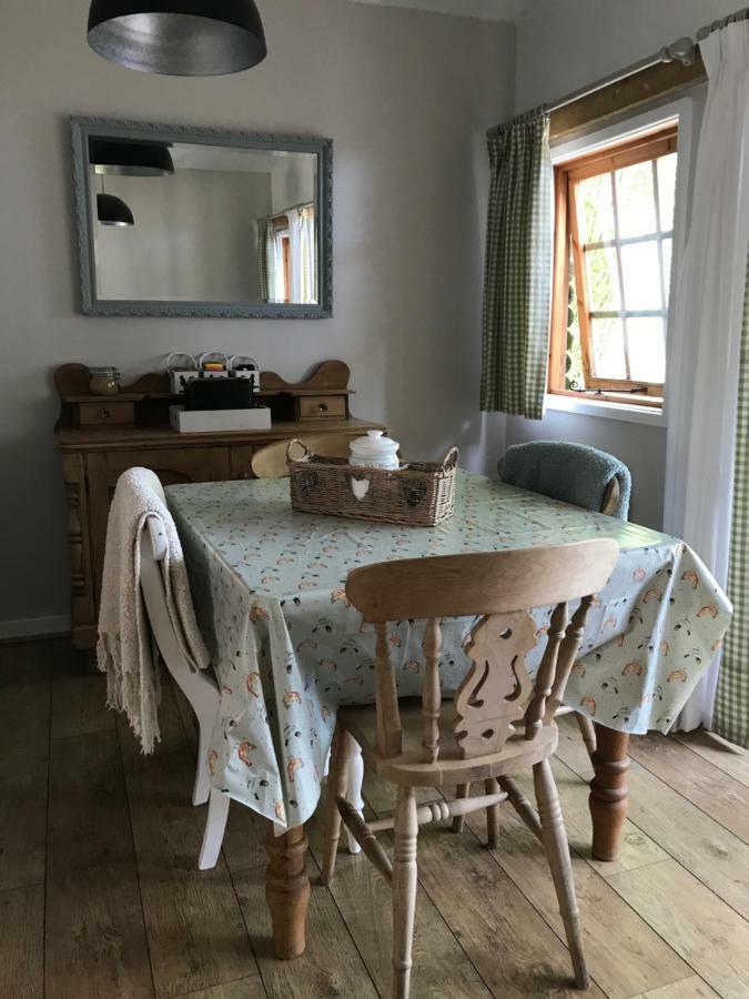 Stapehill Lodge B&B Hampreston エクステリア 写真
