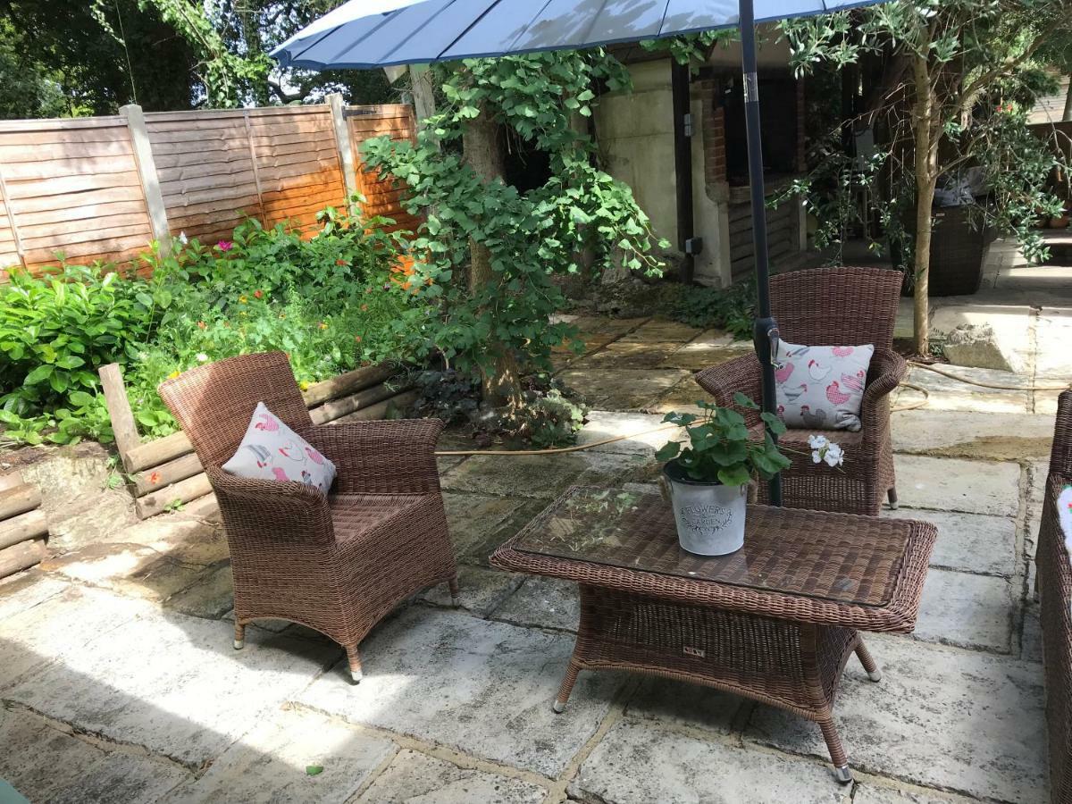 Stapehill Lodge B&B Hampreston エクステリア 写真