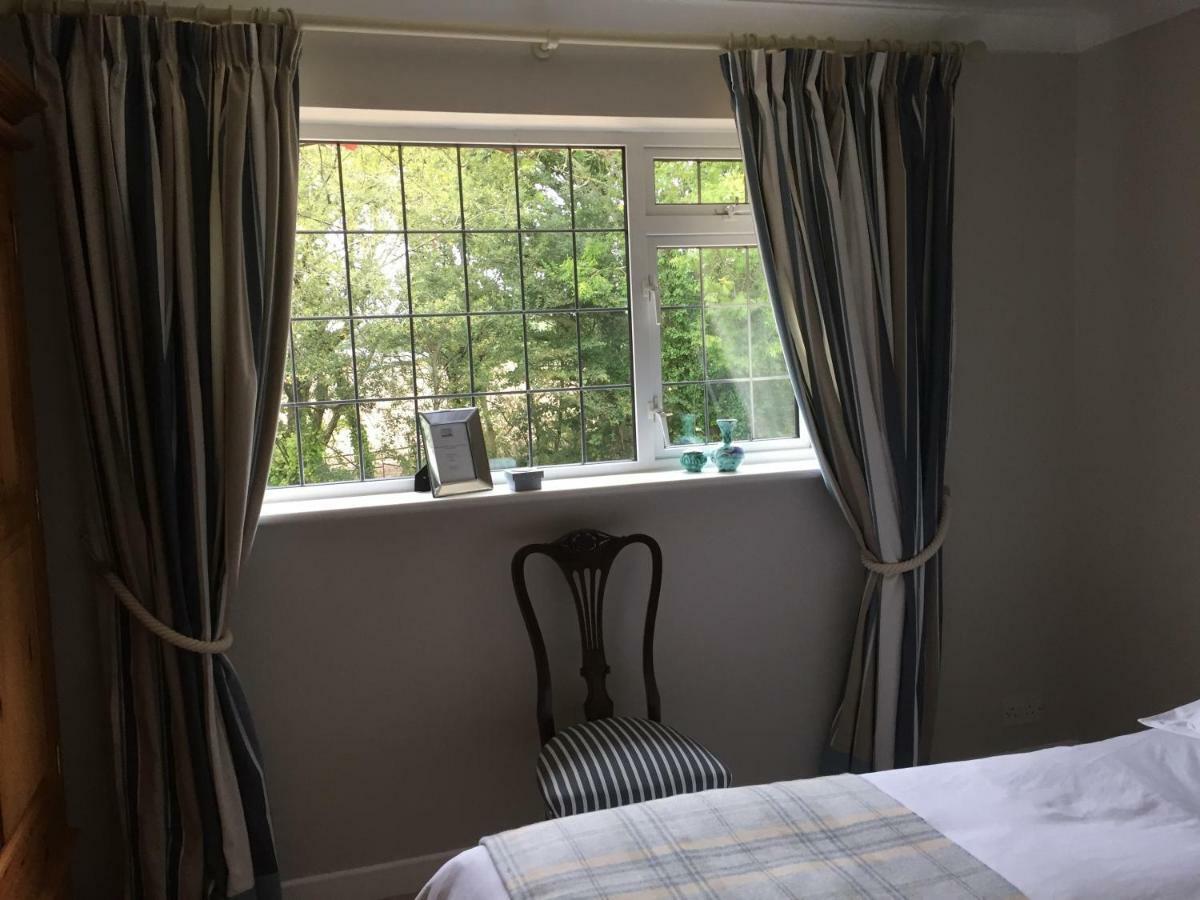 Stapehill Lodge B&B Hampreston エクステリア 写真